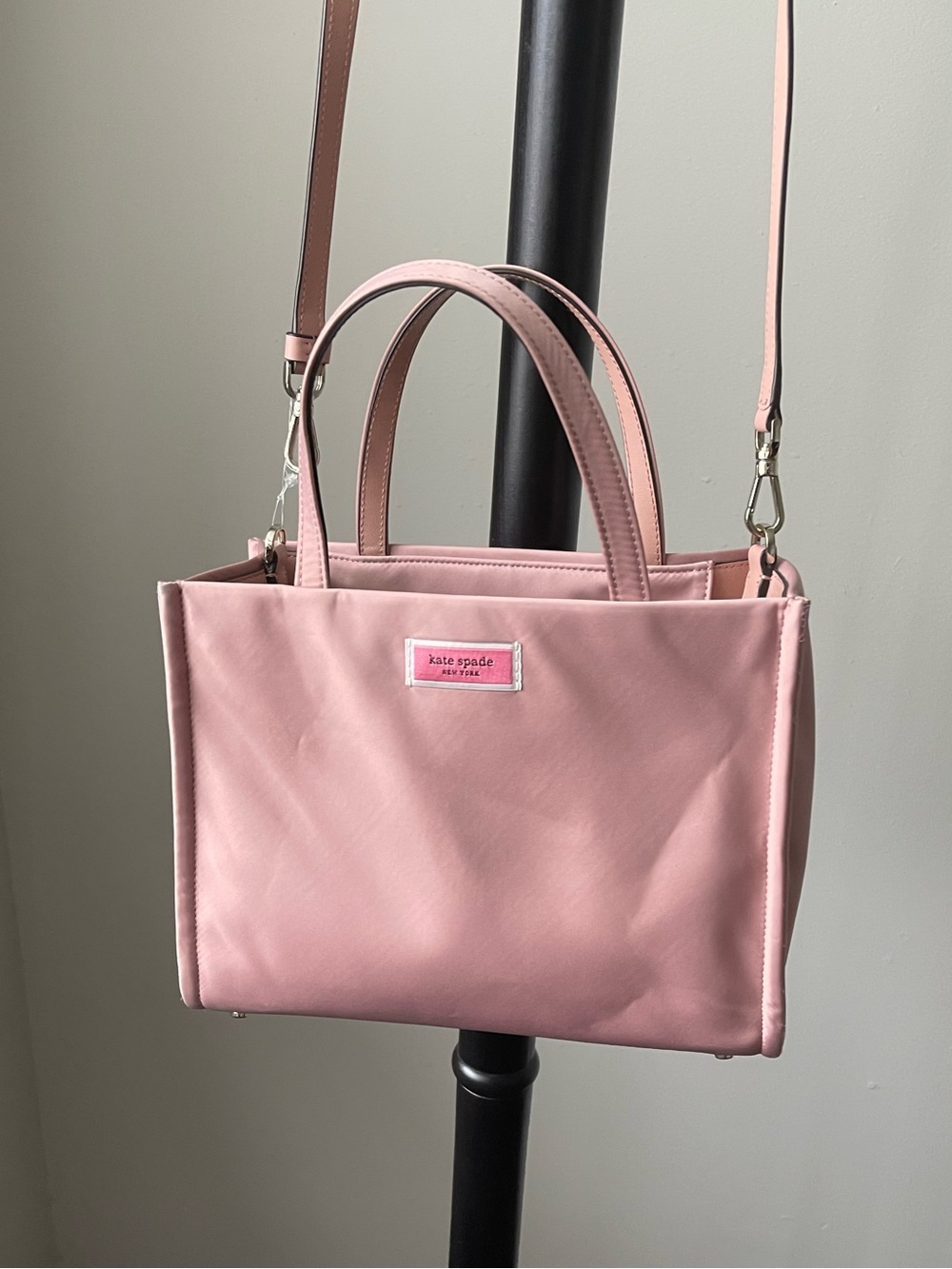 Kate Spade Sam Nylon
Satchel Pink Designer
Crossbody Tote Bag
Removable straps